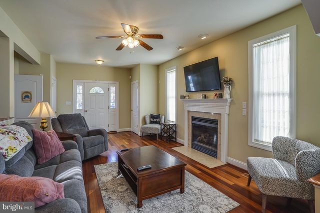 53 WASHINGTON ST, Dover, DE 19901