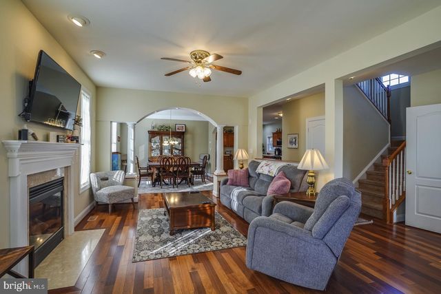 53 WASHINGTON ST, Dover, DE 19901