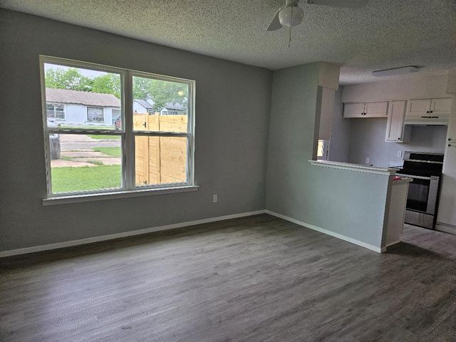 516 Lenora DR, Taylor, TX 76574