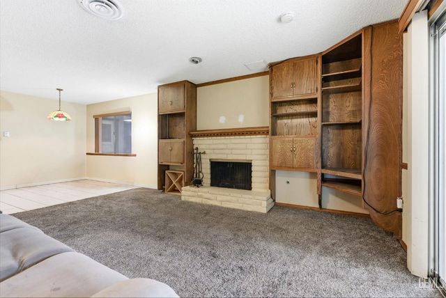 2404 Prestwick Court, Bakersfield, CA 93309