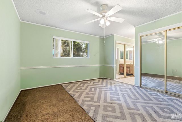 2404 Prestwick Court, Bakersfield, CA 93309