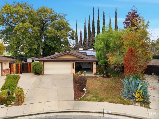 2404 Prestwick Court, Bakersfield, CA 93309