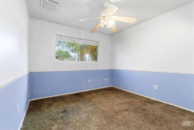 2404 Prestwick Court, Bakersfield, CA 93309