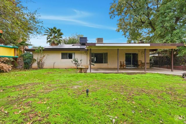 2404 Prestwick Court, Bakersfield, CA 93309