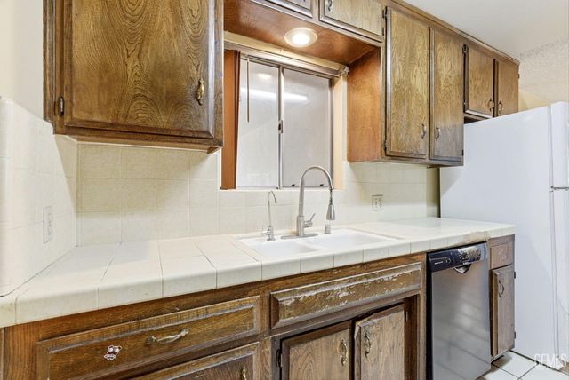 2404 Prestwick Court, Bakersfield, CA 93309