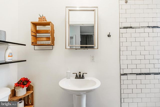 617 E LOCUST AVE, Philadelphia, PA 19144