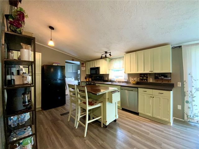 279 Valleyview Dr., North Fayette, PA 15071