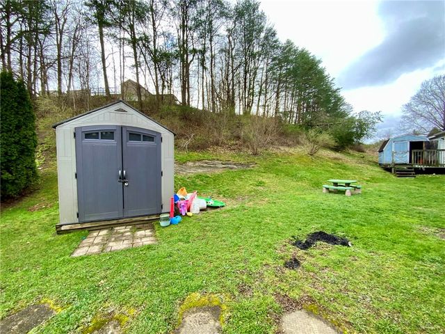 279 Valleyview Dr., North Fayette, PA 15071