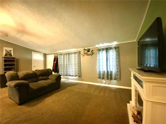 279 Valleyview Dr., North Fayette, PA 15071