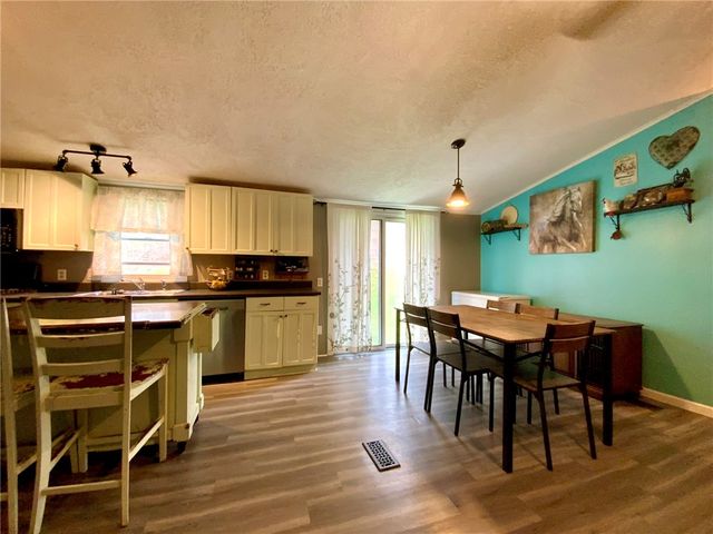 279 Valleyview Dr., North Fayette, PA 15071