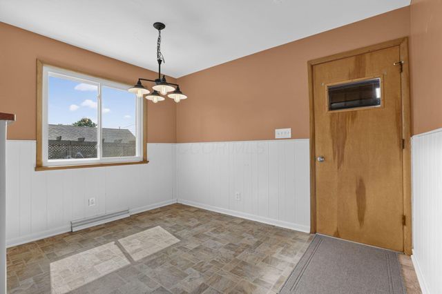 1031 Lawnview Avenue, Newark, OH 43055
