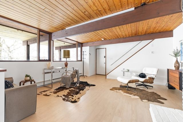 134 Rangeley Rd, Brookline, MA 02467