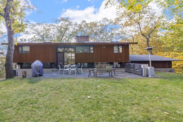 134 Rangeley Rd, Brookline, MA 02467
