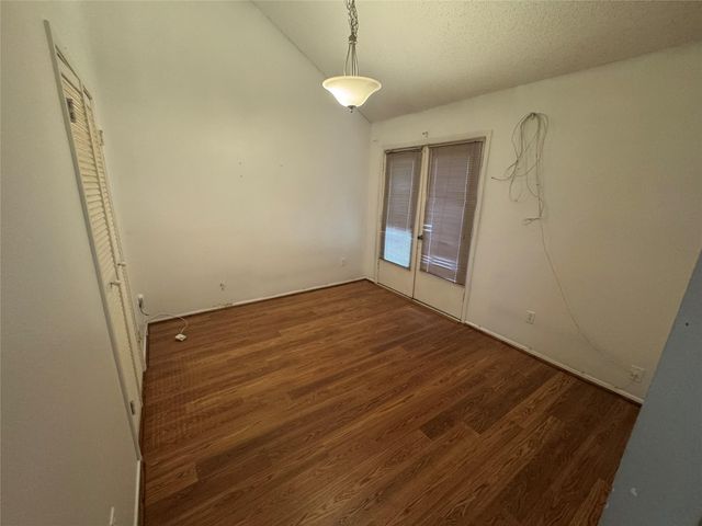 5842 Sampley Way, Houston, TX 77092