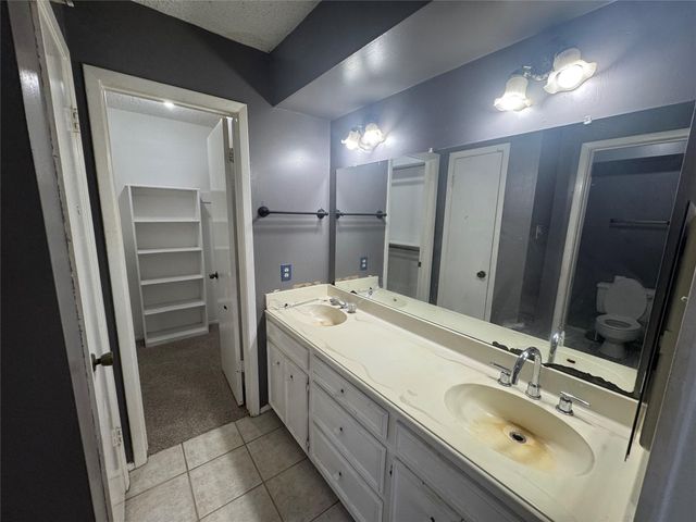 5842 Sampley Way, Houston, TX 77092