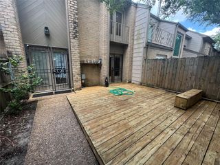 5842 Sampley Way, Houston, TX 77092