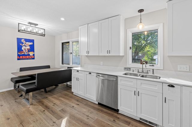 540 Hiawatha Avenue, Mendota Heights, MN 55118