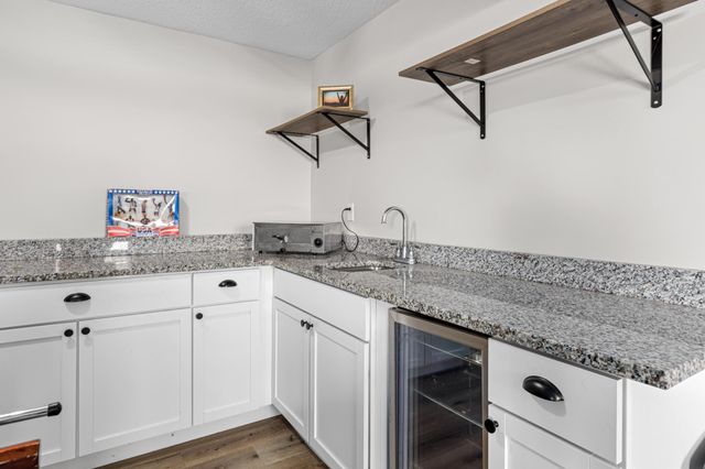 540 Hiawatha Avenue, Mendota Heights, MN 55118