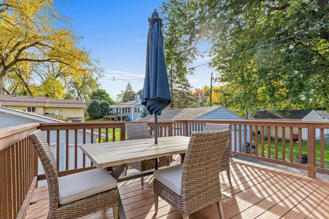 540 Hiawatha Avenue, Mendota Heights, MN 55118