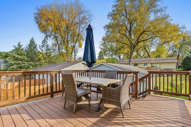 540 Hiawatha Avenue, Mendota Heights, MN 55118