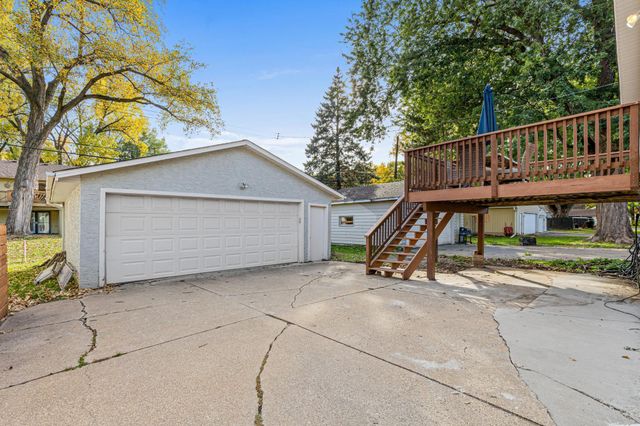 540 Hiawatha Avenue, Mendota Heights, MN 55118