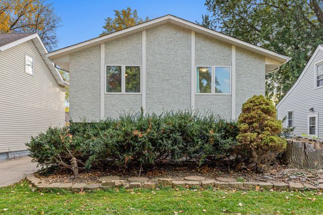 540 Hiawatha Avenue, Mendota Heights, MN 55118