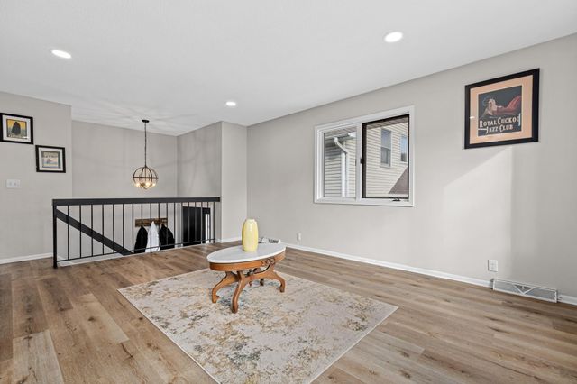 540 Hiawatha Avenue, Mendota Heights, MN 55118