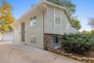 540 Hiawatha Avenue, Mendota Heights, MN 55118