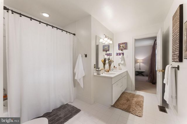 253 ITHAN CREEK RD, Villanova, PA 19085