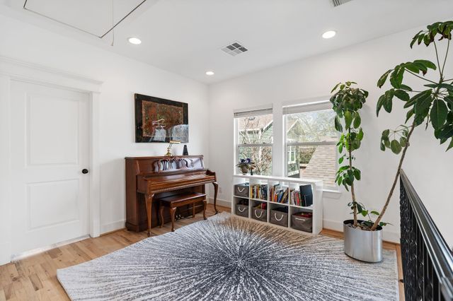 925 Waverly Street B, Houston, TX 77008