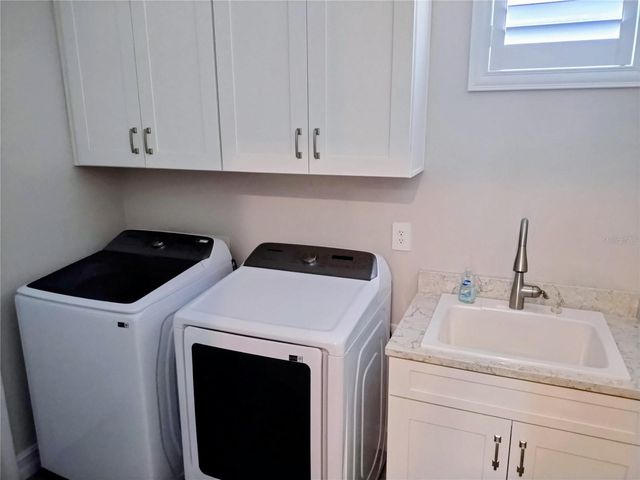 649 MARAVIYA BOULEVARD, Nokomis, FL 34275