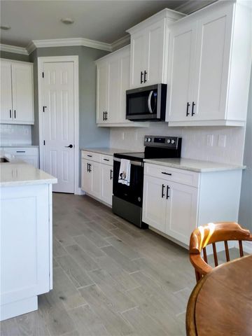 649 MARAVIYA BOULEVARD, Nokomis, FL 34275