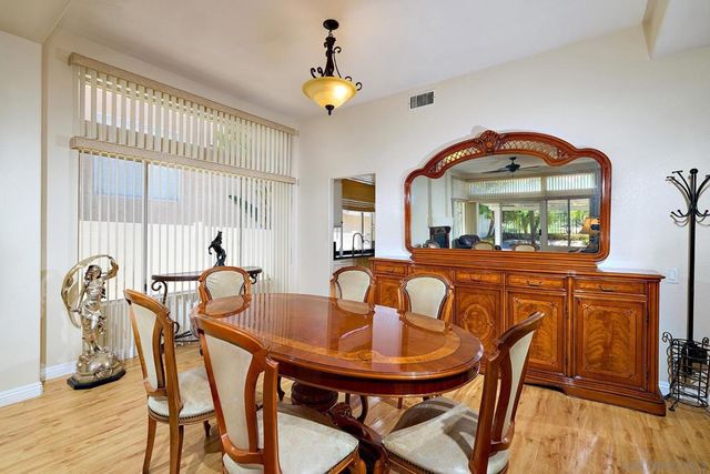 1077 Cordoba, Vista, CA 92081