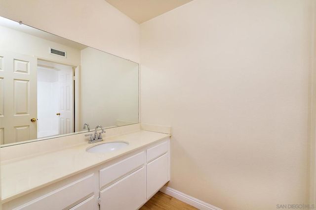 1077 Cordoba, Vista, CA 92081