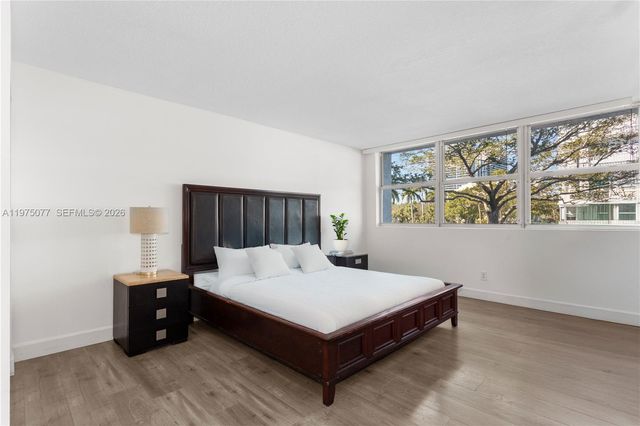 16558 NE 26th Avenue 2G, North Miami Beach, FL 33160