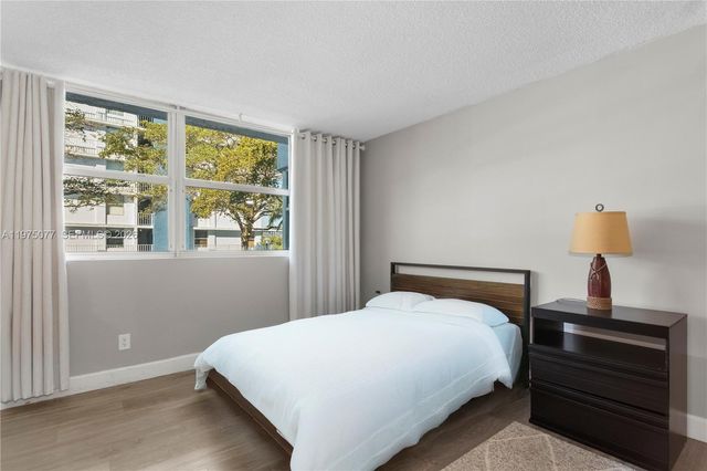 16558 NE 26th Avenue 2G, North Miami Beach, FL 33160