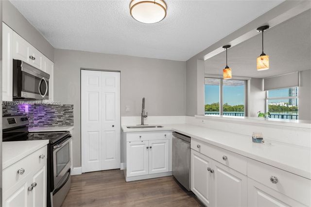16558 NE 26th Avenue 2G, North Miami Beach, FL 33160