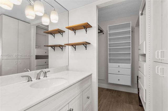 16558 NE 26th Avenue 2G, North Miami Beach, FL 33160