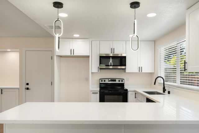1416 Vista Creek Dr, Roseville, CA 95661