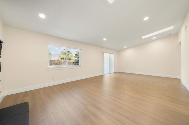 1416 Vista Creek Dr, Roseville, CA 95661