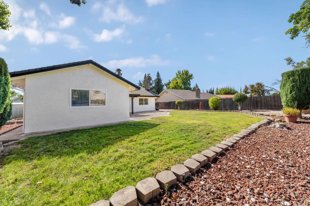 1416 Vista Creek Dr, Roseville, CA 95661