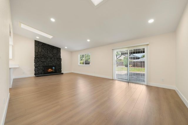 1416 Vista Creek Dr, Roseville, CA 95661
