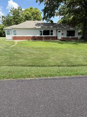 2211 E WALNUT ST, Columbia, MO 65201