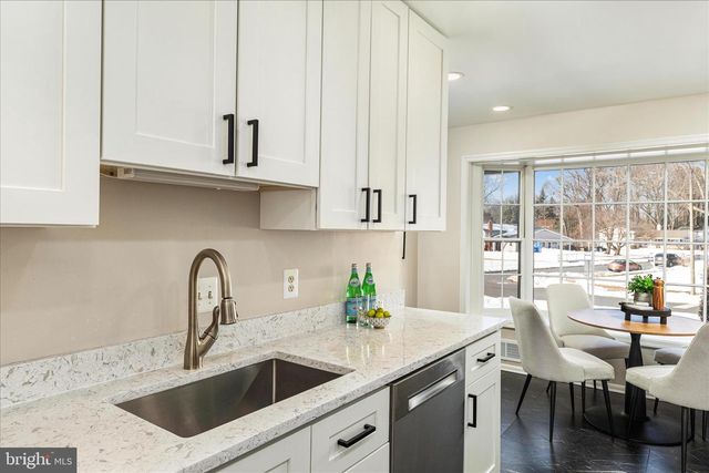 5105 HOLDEN ST, Fairfax, VA 22032