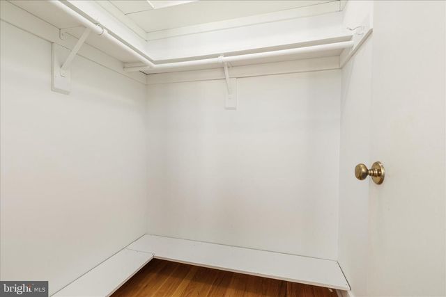 5105 HOLDEN ST, Fairfax, VA 22032