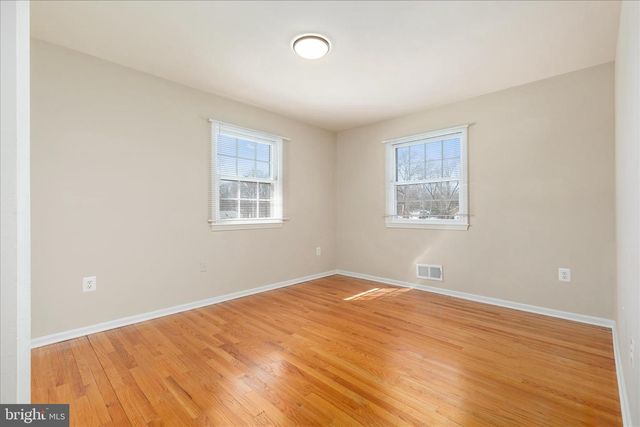 5105 HOLDEN ST, Fairfax, VA 22032