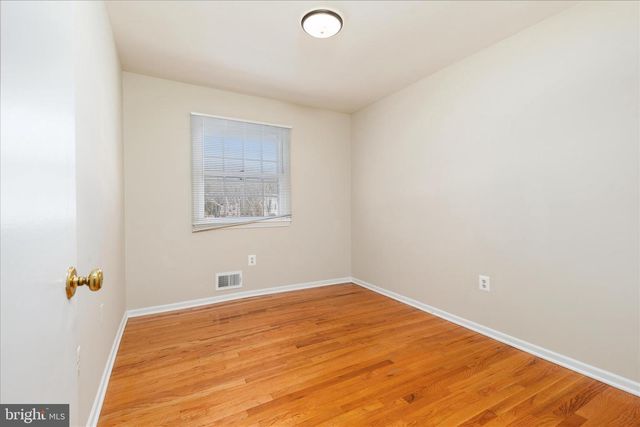 5105 HOLDEN ST, Fairfax, VA 22032