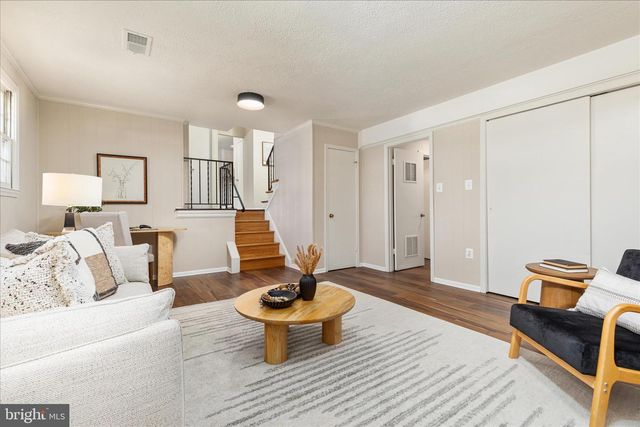 5105 HOLDEN ST, Fairfax, VA 22032