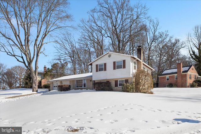 5105 HOLDEN ST, Fairfax, VA 22032