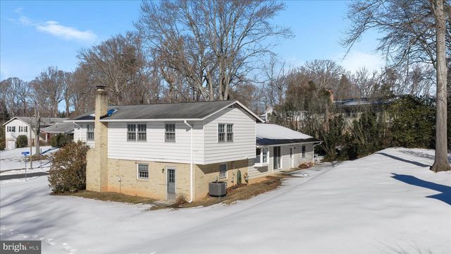 5105 HOLDEN ST, Fairfax, VA 22032